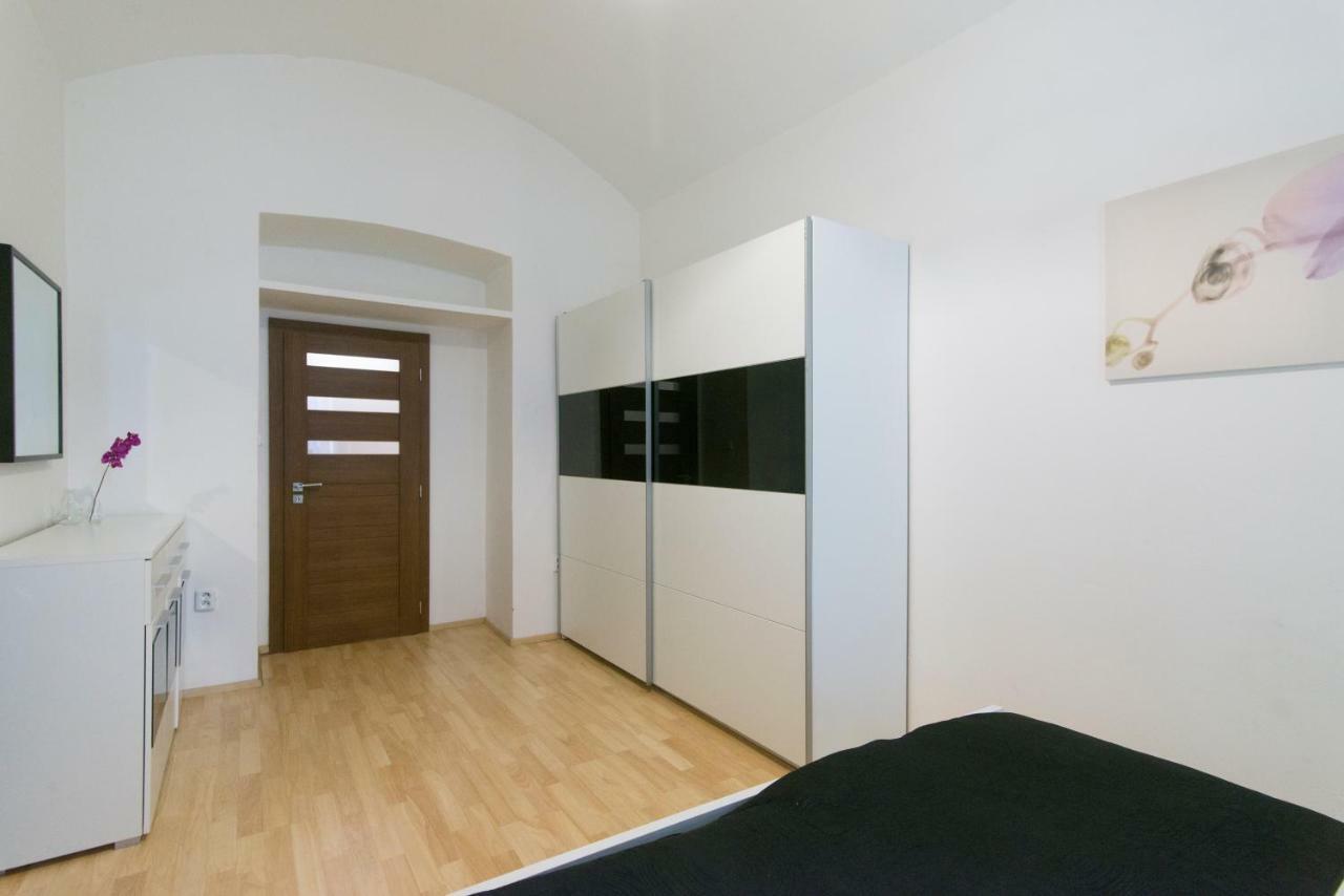 Spacious Apartment Near Wenceslas Square Praag Buitenkant foto