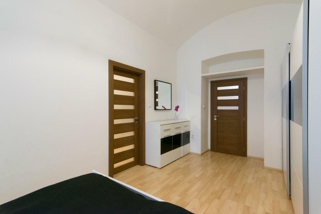 Spacious Apartment Near Wenceslas Square Praag Buitenkant foto